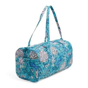 Like New! Vera Bradley quilted duffel bag aqua light blue peacock pattern